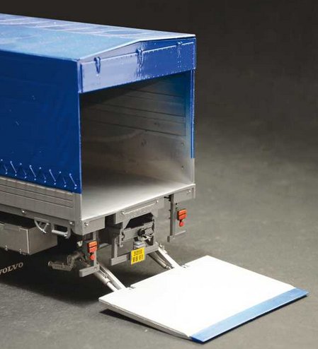 VOLVO F16 Globetrotter Canvas (Italeri 1:24) 