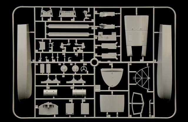 Člun M.T.M. Barchino with crew (Italeri 1:35) 