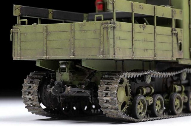 STZ-5 Soviet artillery tractor (Zvezda 1:35) 