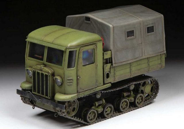 STZ-5 Soviet artillery tractor (Zvezda 1:35) 