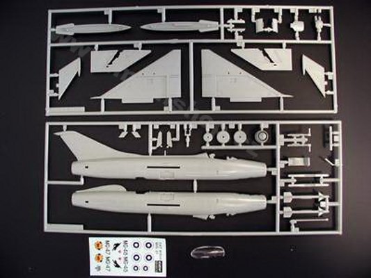 MiG-21 Fishbed (Academy 1:72) 