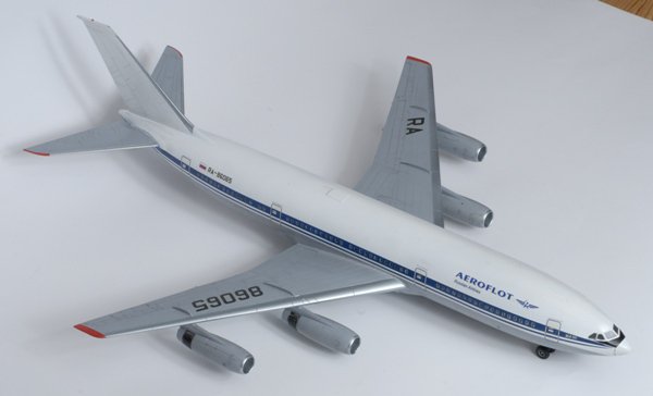 Letadlo Ilyushin IL-86 (Zvezda 1:144) 
