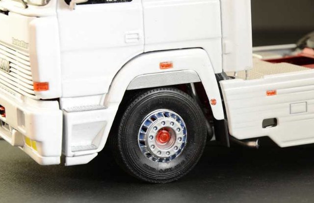 Truck IVECO TURBOSTAR 190.48 SPECIAL (Italeri 1:24) 