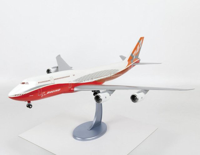 Boeing 747-8 (Zvezda 1:144) 