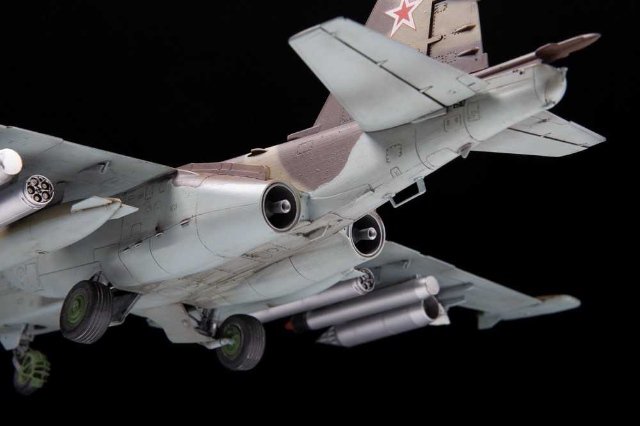 Sukhoi SU-25 Frogfoot (Zvezda 1:48) 