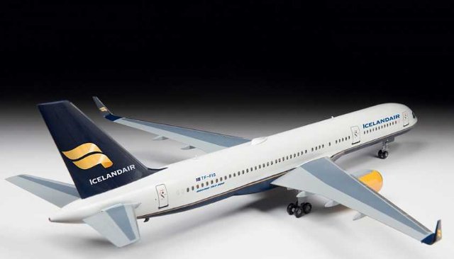 Boeing 757-200 (Zvezda 1:144) 