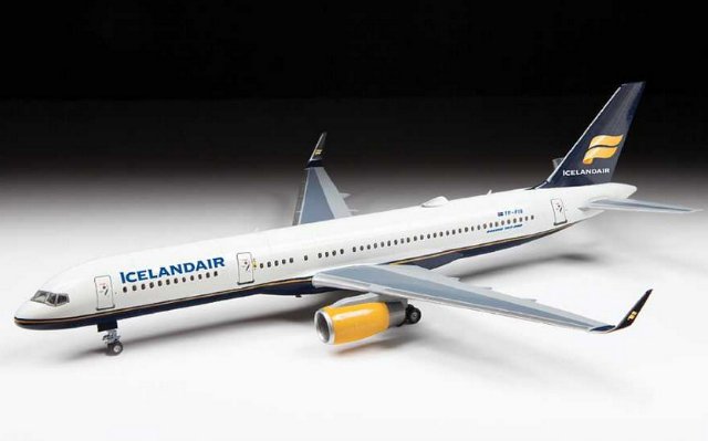 Boeing 757-200 (Zvezda 1:144) 