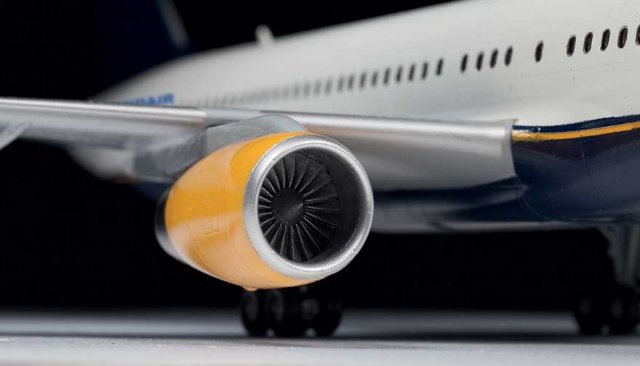 Boeing 757-200 (Zvezda 1:144) 