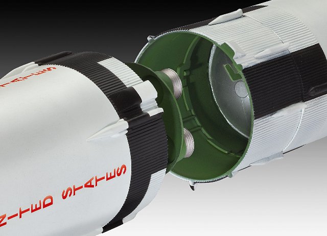 04909 - Raketa Apollo Saturn V (Revell 1:144) 