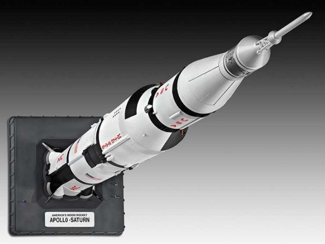 04909 - Raketa Apollo Saturn V (Revell 1:144) 