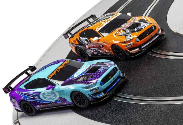 Autodráha SCALEXTRIC C1421P - Drift 360 Race Set (1:32)