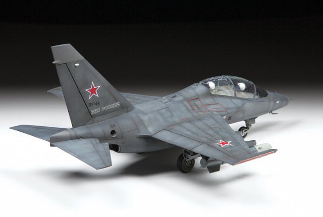 YAK-130 Russian Light Bomber (Zvezda 1:48) 