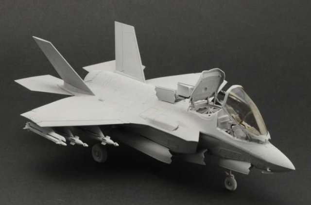 F-35B STOVL version (Italeri 1:48)