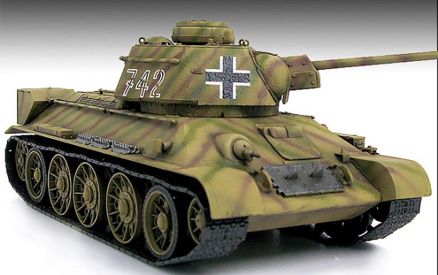 German T-34-76 747(r) (Academy 1:35) 