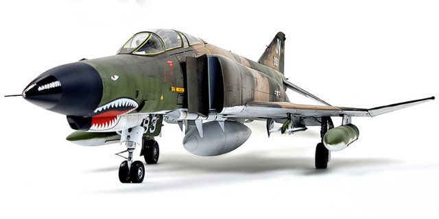 USAF F-4E Vietnam War (Academy 1:32) 