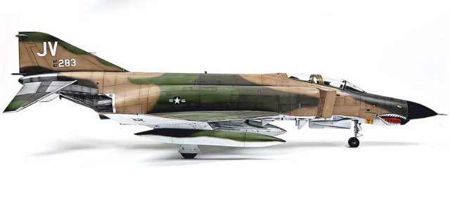 USAF F-4E Vietnam War (Academy 1:32) 