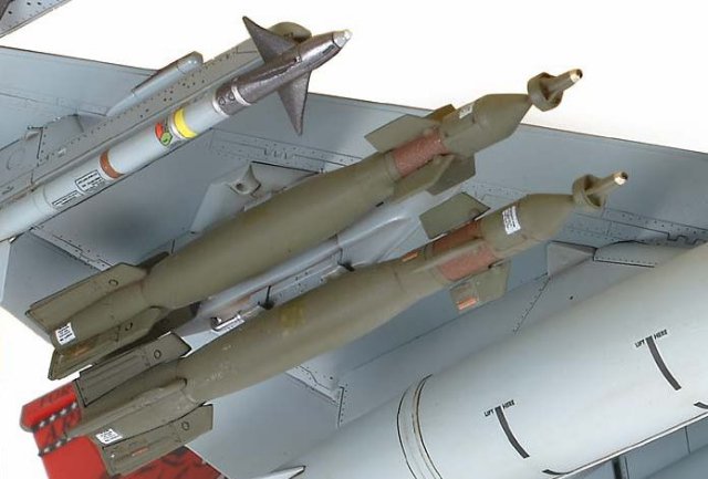 Lockeed F-16C(block 25-32) (Tamiya 1:48) > 1:48