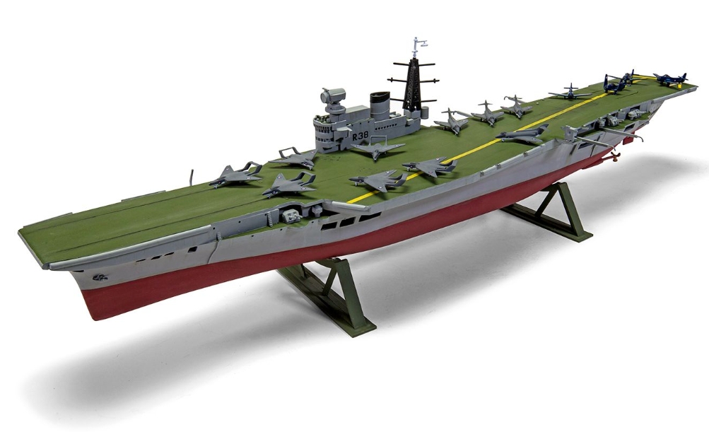 Loď HMS Victorious (Airfix 1:600)