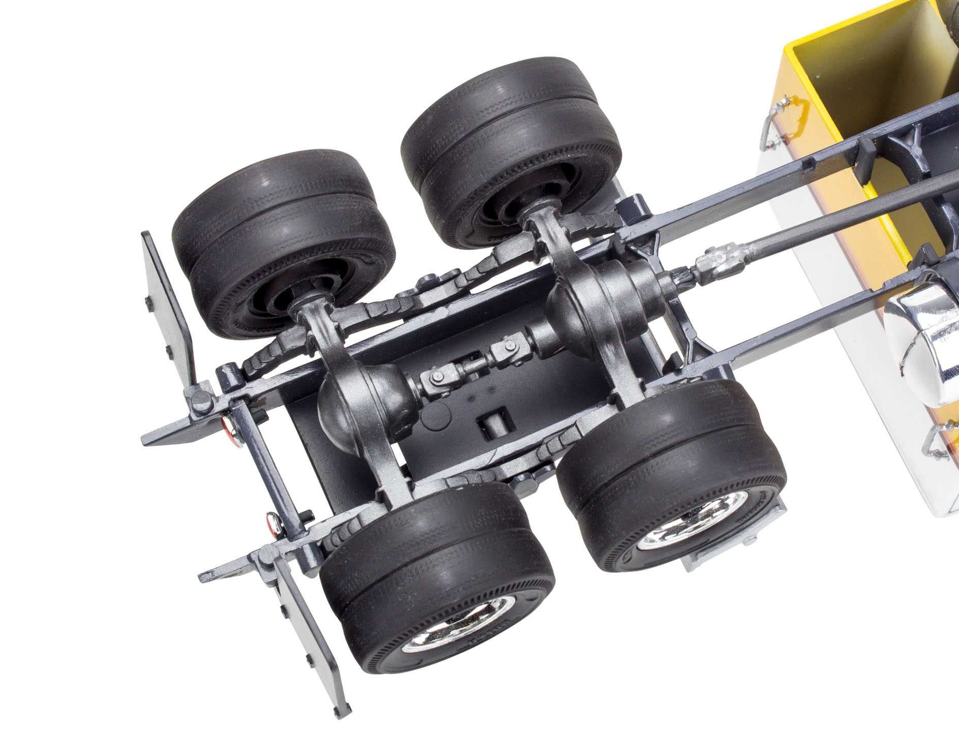 Chevy Bison Semi Truck (MONOGRAM 1:32)