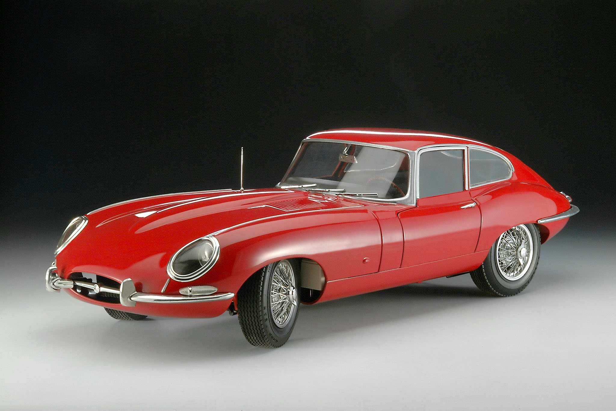 Jaguar E-Type (Revell 1:8)