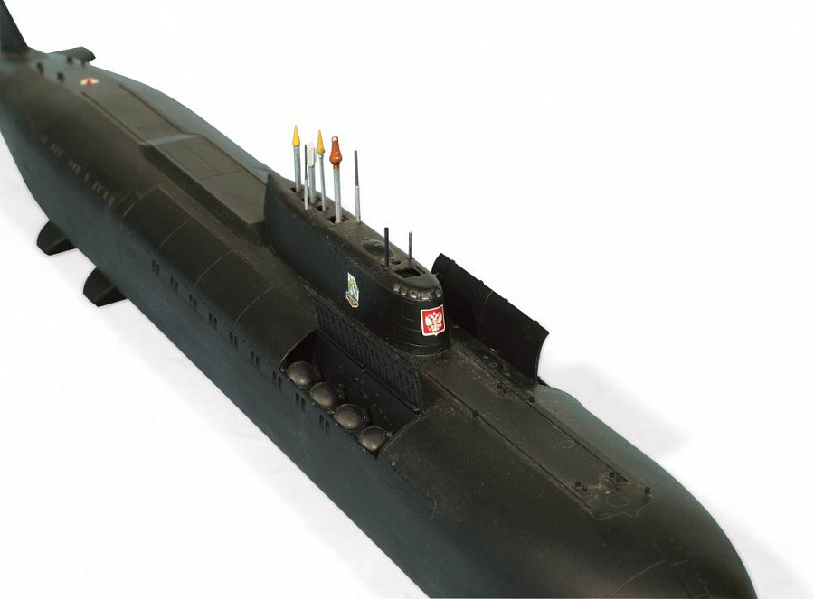 Nuclear Submarine APL Kursk (Zvezda 1:350)