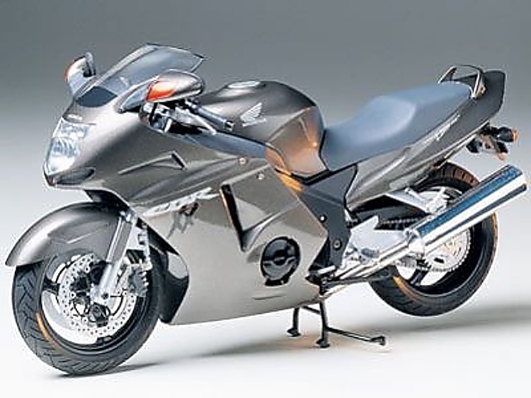 Honda CBR1100XX Super Blackbird (Tamiya 1:12)