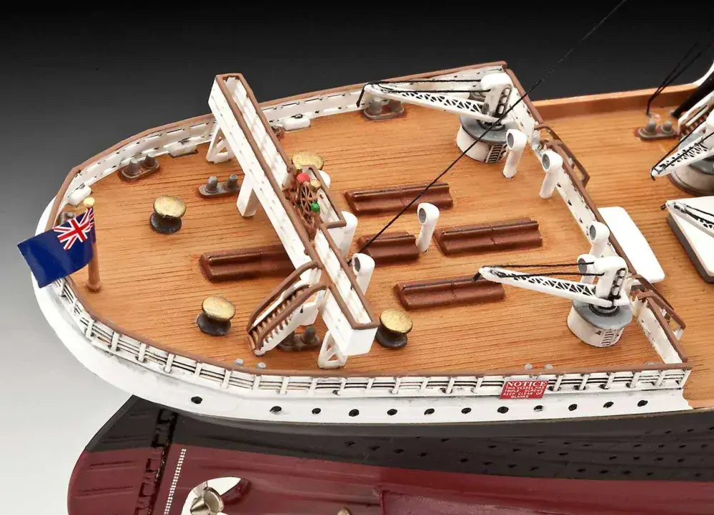 Gift-Set 05715 - R.M.S. Titanic - 100th anniversary edition (1:400)