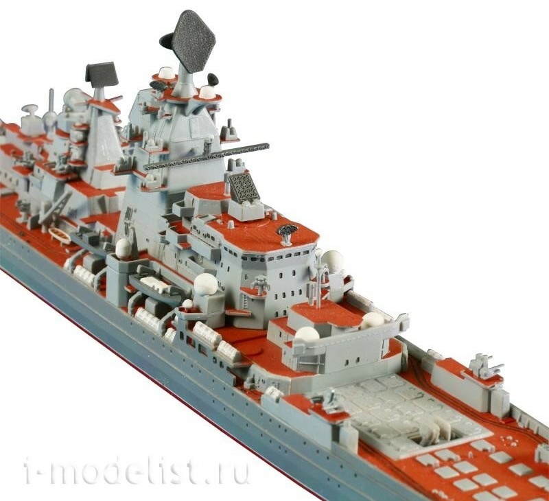 Russian Battlecruiser Pjotr Velikij (Zvezda 1:700)