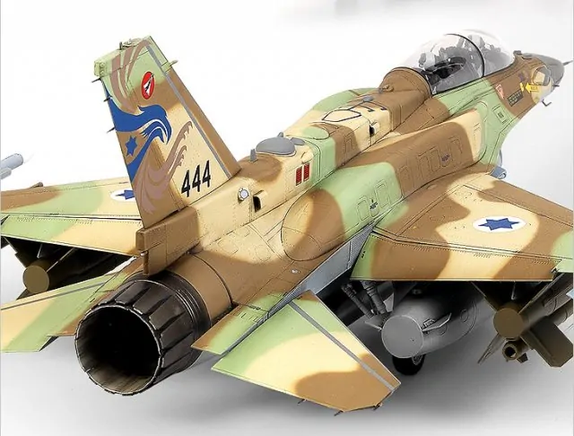 F-161 SUFA (Academy 1:32)