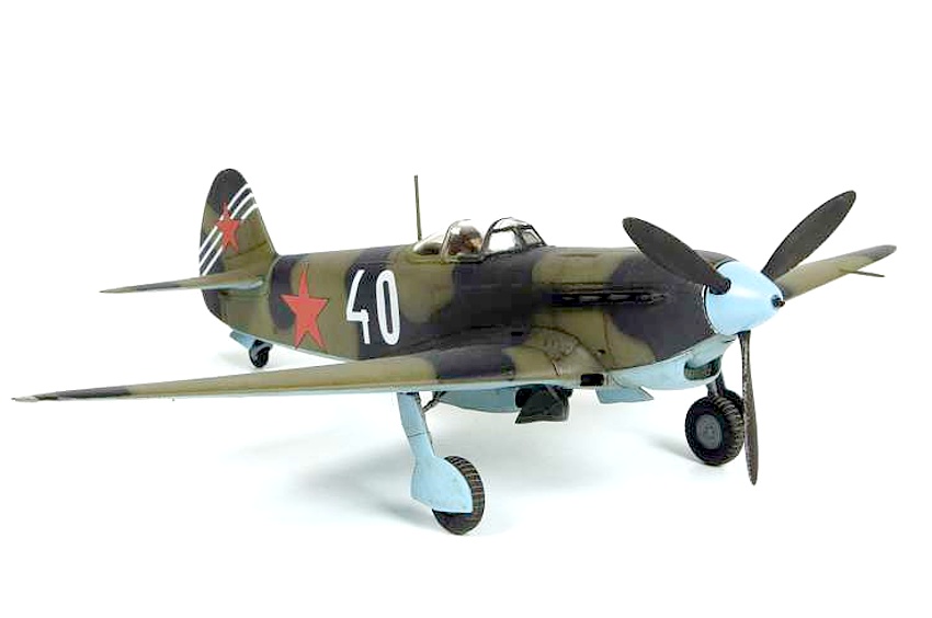 YAK-7 late version (Zvezda 1:48)