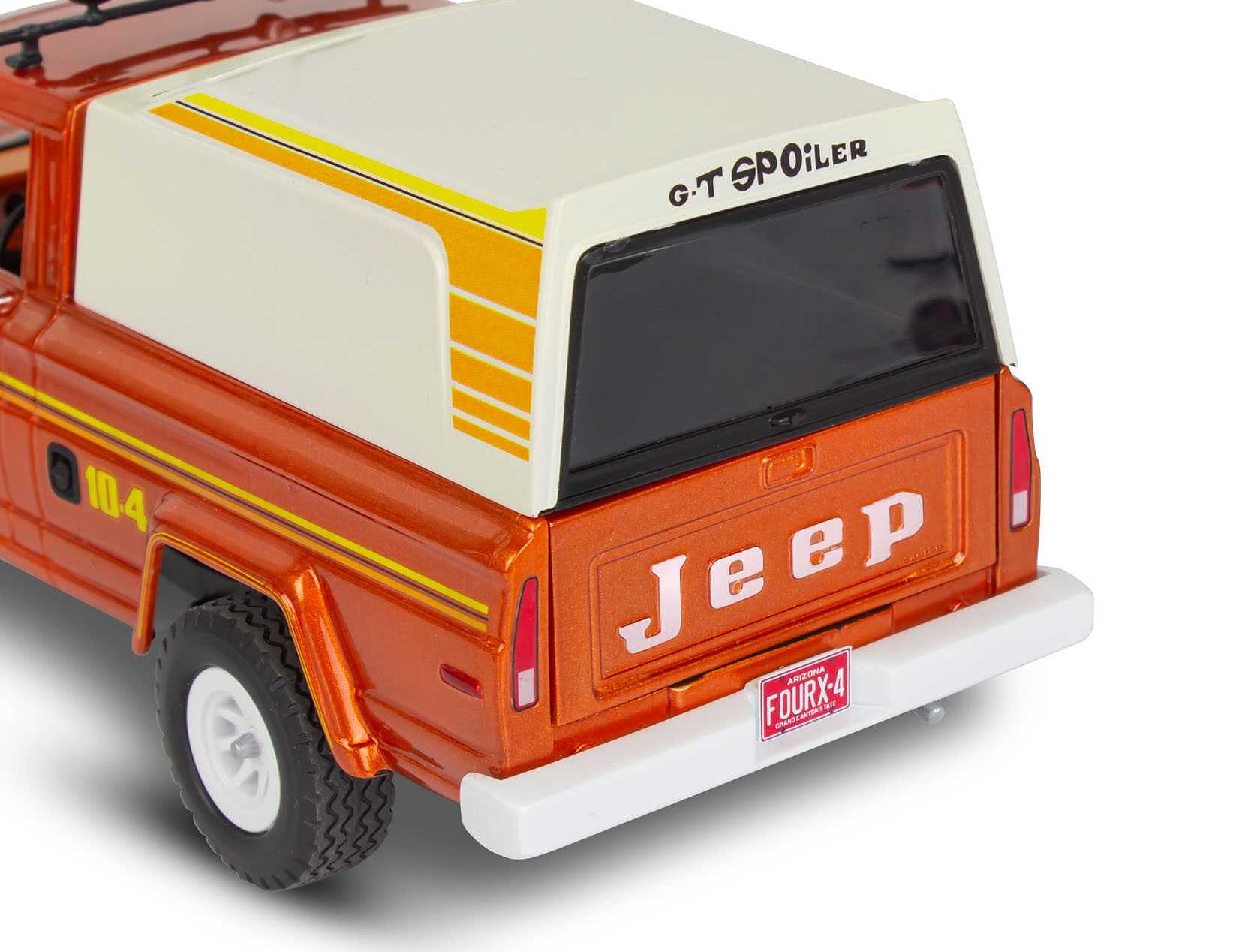 Jeep J-10 pickup with camper (1:24)