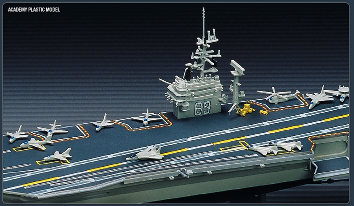 USS Eisenhower (Academy 1:800) 