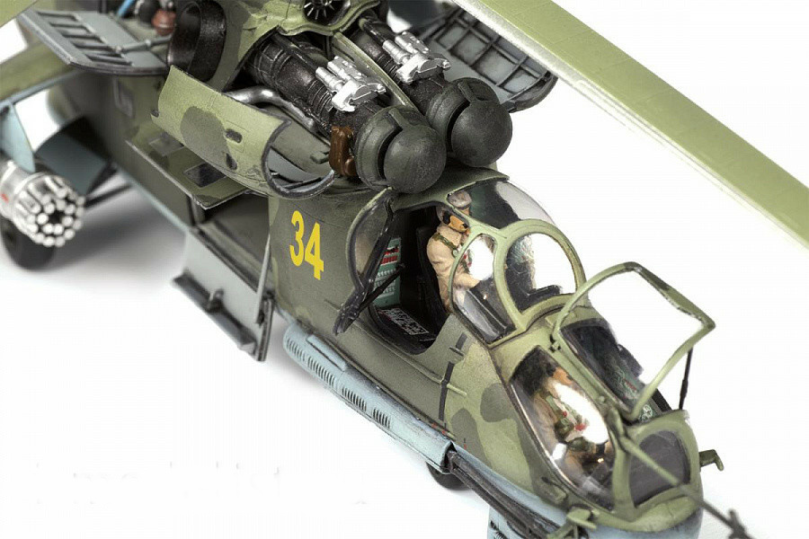 Vrtulník MIL-24P HIND (Zvezda 1:72) 