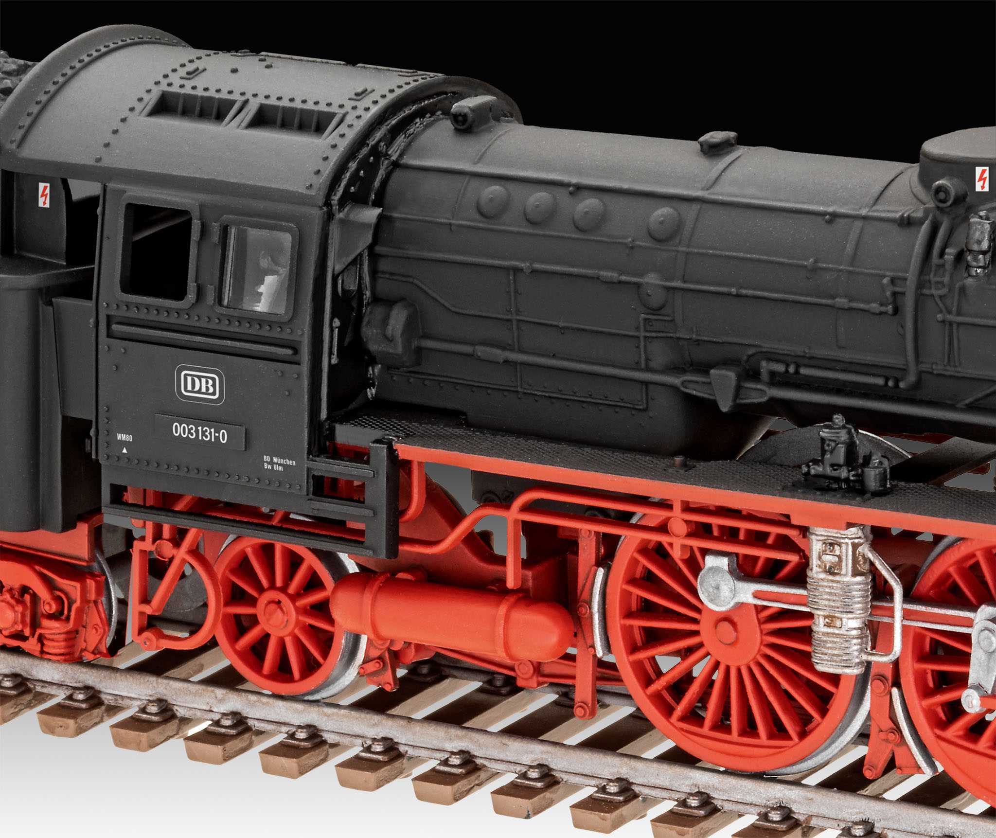 Standard express locomotive 03 class with tender (Revell 1:87)