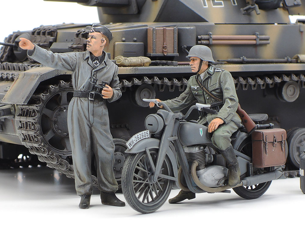 Panzerkampfwagen Pz.IV. Ausf.G & Motorcycle Set (Tamiya 1:35)