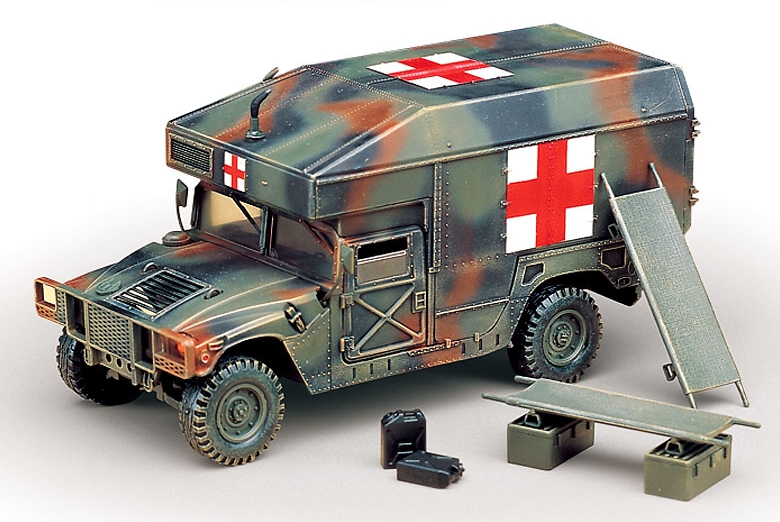 M997 MAXI AMBULANCE (Academy 1:35)