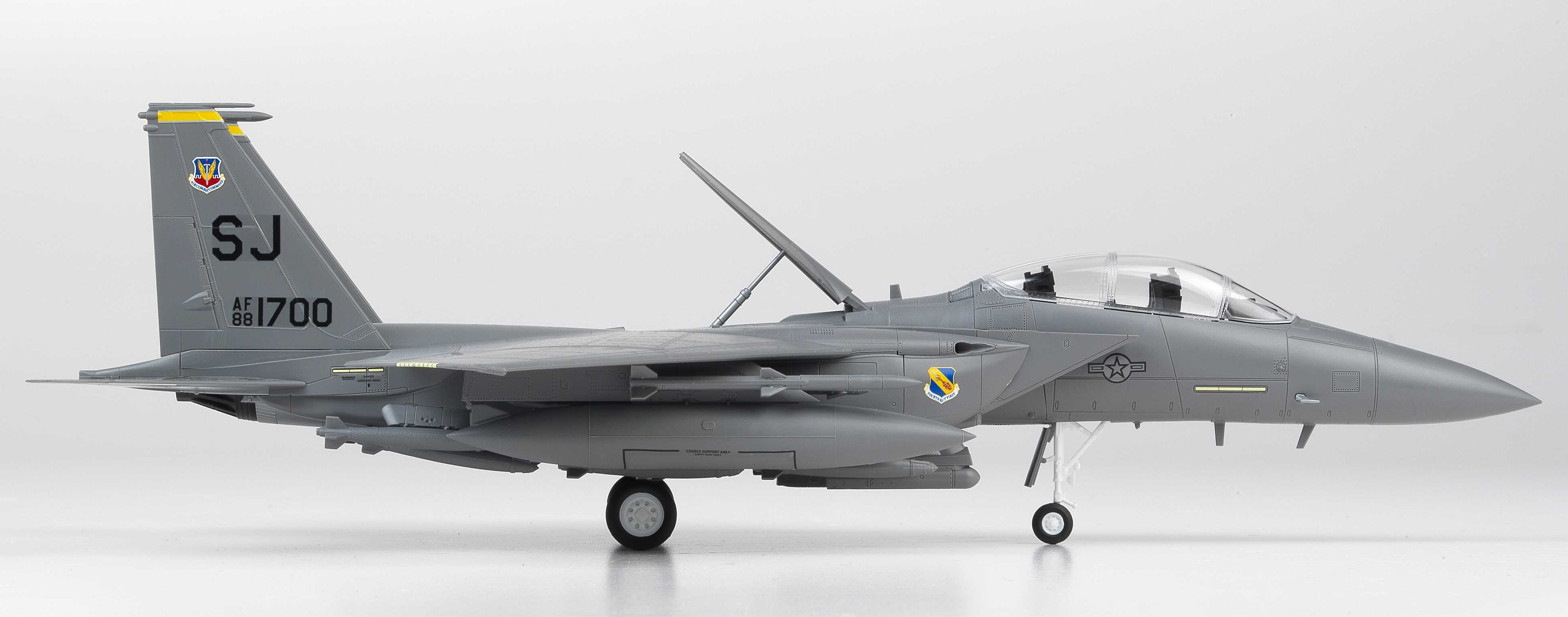 F-15E 333rd Fighter Squadron (Academy 1:72) 