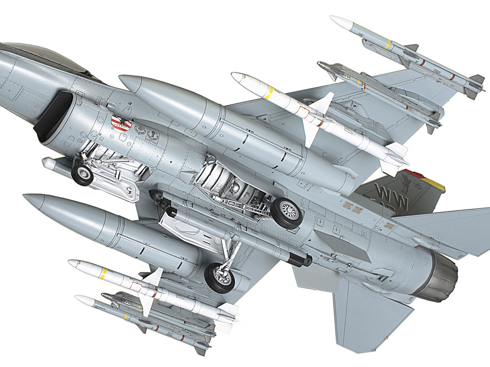 F-16CJ Fighting Falcon (Tamiya 1:48)