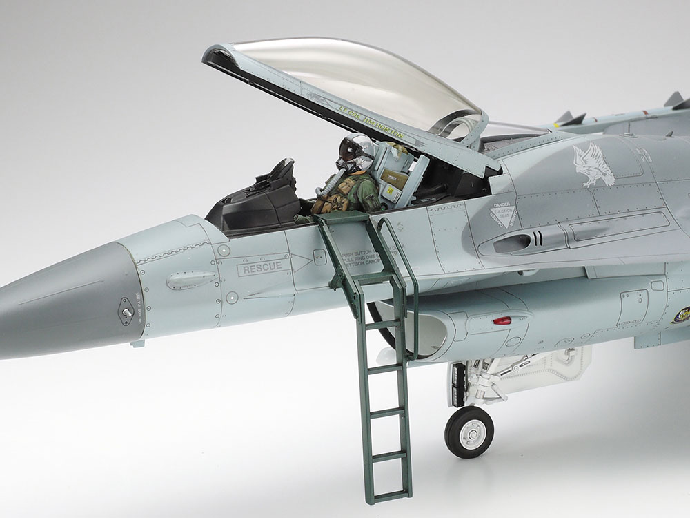 F-16CJ Fighting Falcon (Tamiya 1:32)