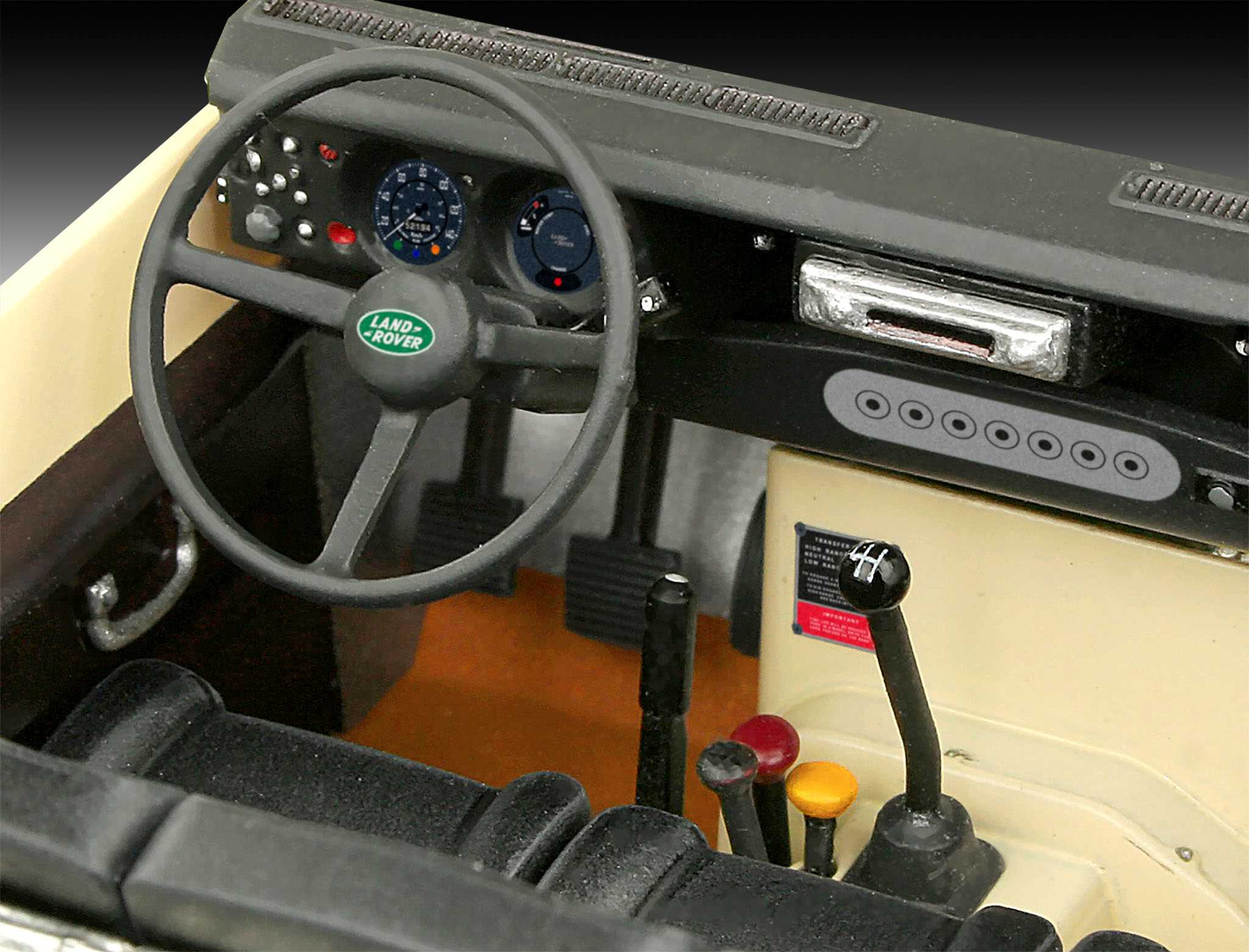 Land Rover Series III LWB (commercial) (Revell 1:24)