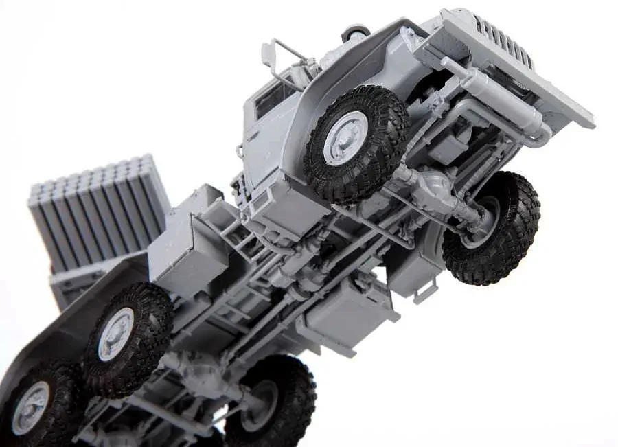 BM-21 Grad 1 Rocket Launcher (Zvezda 1:72)