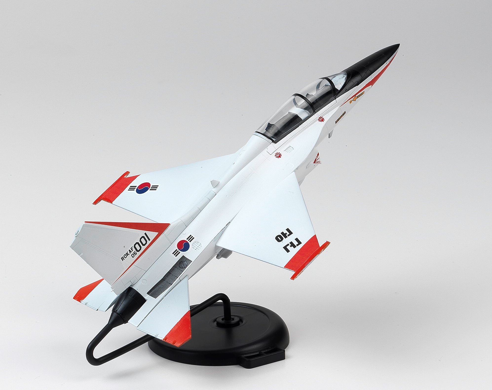 T-50 ROKAF Advance Trainer (Academy 1:72) 