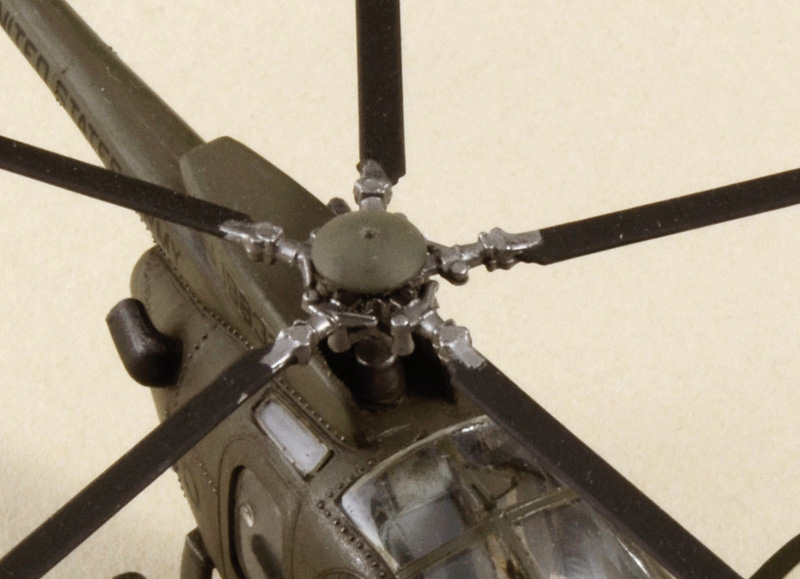 Vrtulník AH-6 NIGHT FOX (Italeri 1:72)