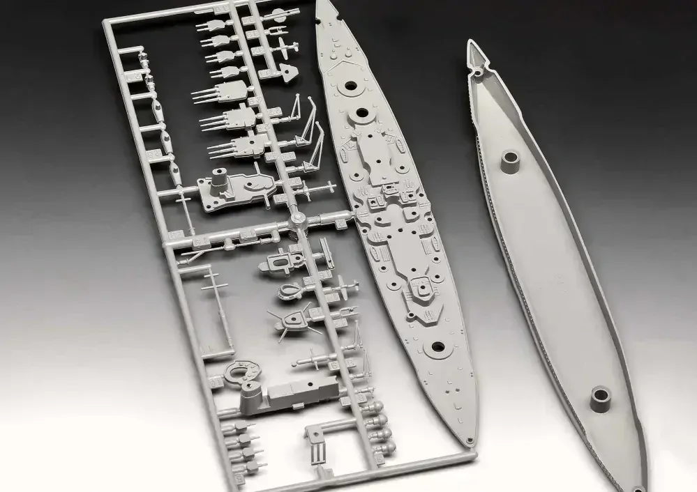 Bitevní loď Gneisenau (Revell 1:1200)