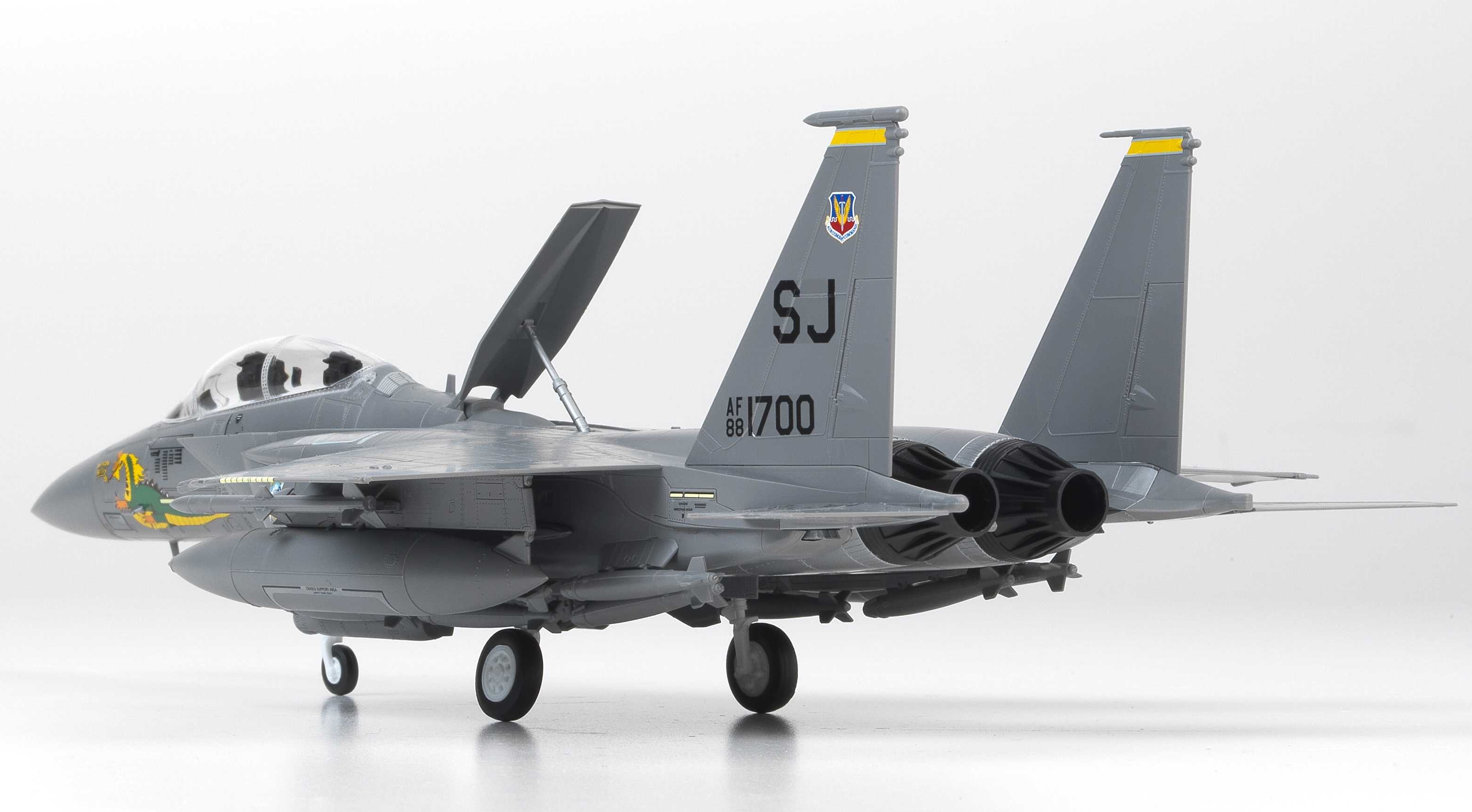 F-15E 333rd Fighter Squadron (Academy 1:72) 