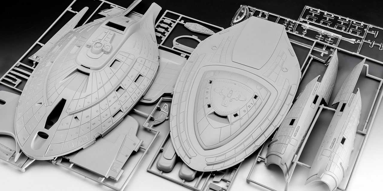 ModelKit Star Trek U.S.S. Voyager (Revell 1:670) 