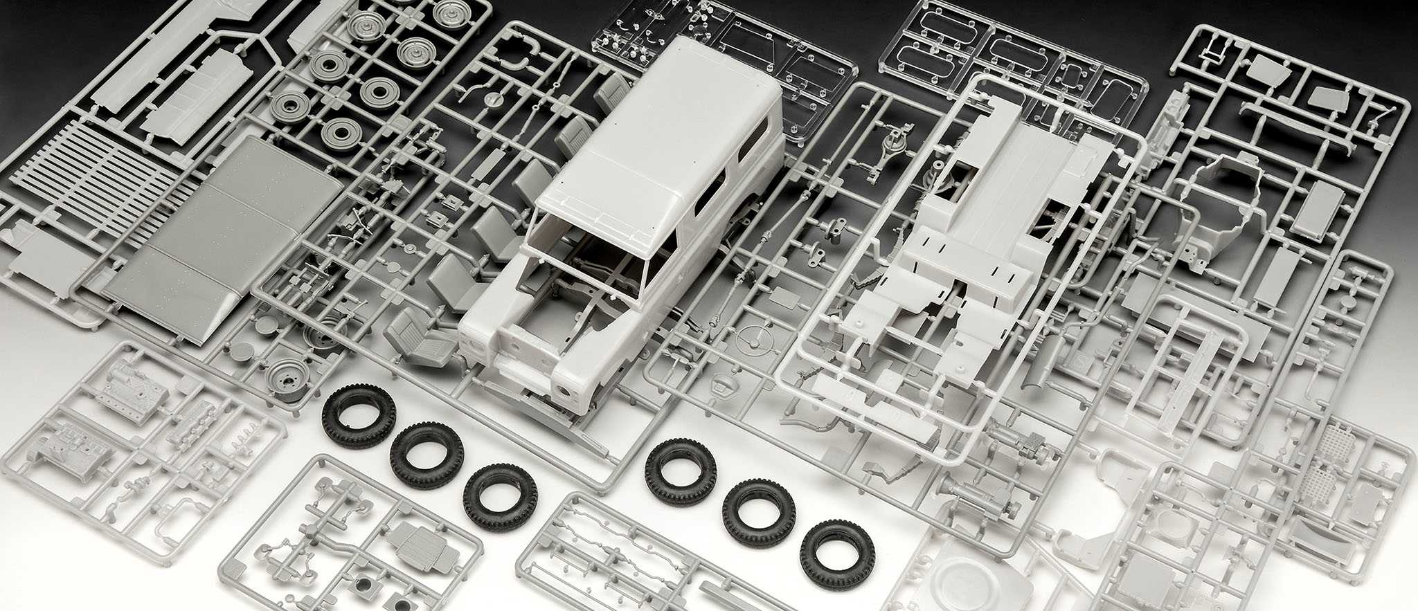 Land Rover Series III LWB (commercial) (Revell 1:24)