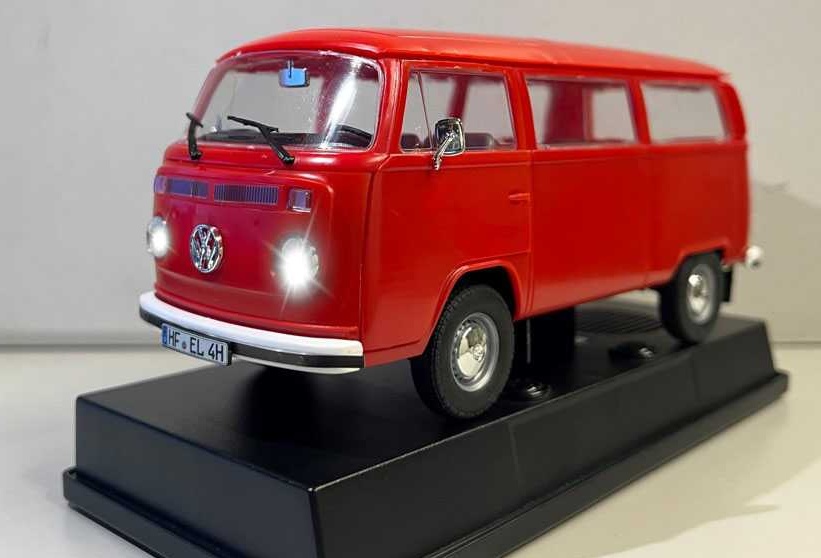Volkswagen T2 (Easy-Click System) (Revell 1:24)