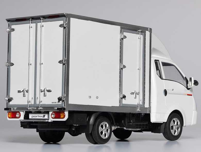 Hyundai Porter II MCP (Academy 1:24)