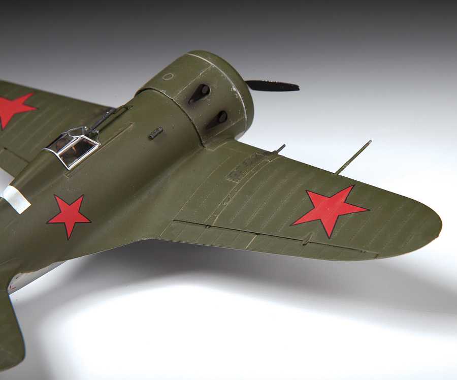 Polikarpov I-16 Type V Soviet Fighter (1:48)